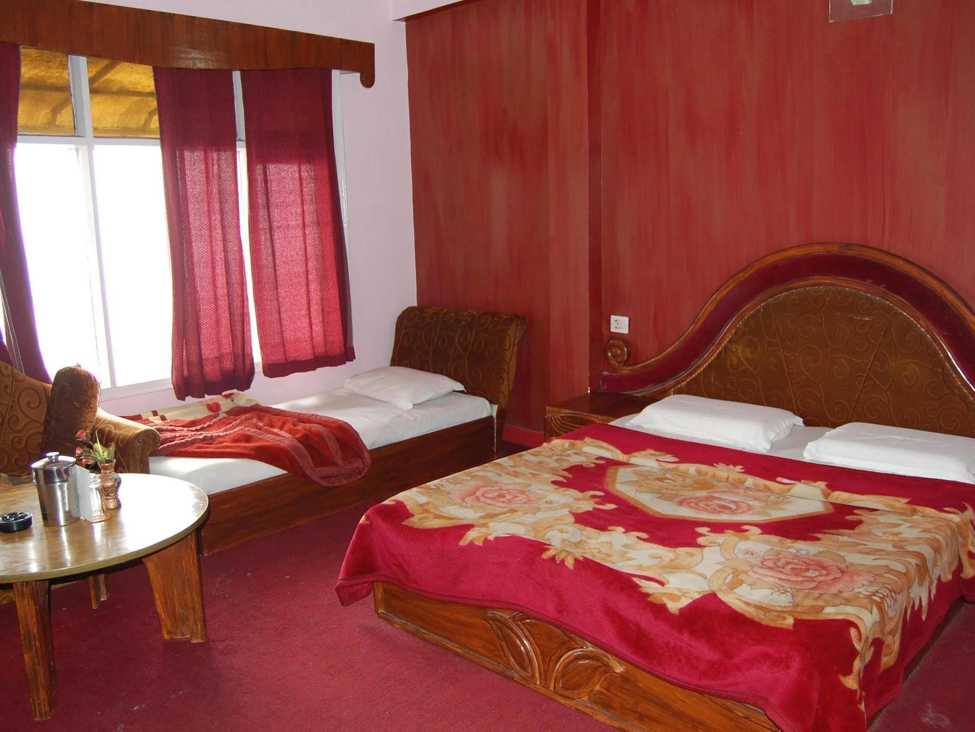 Hotel Park מוסורי מראה חיצוני תמונה