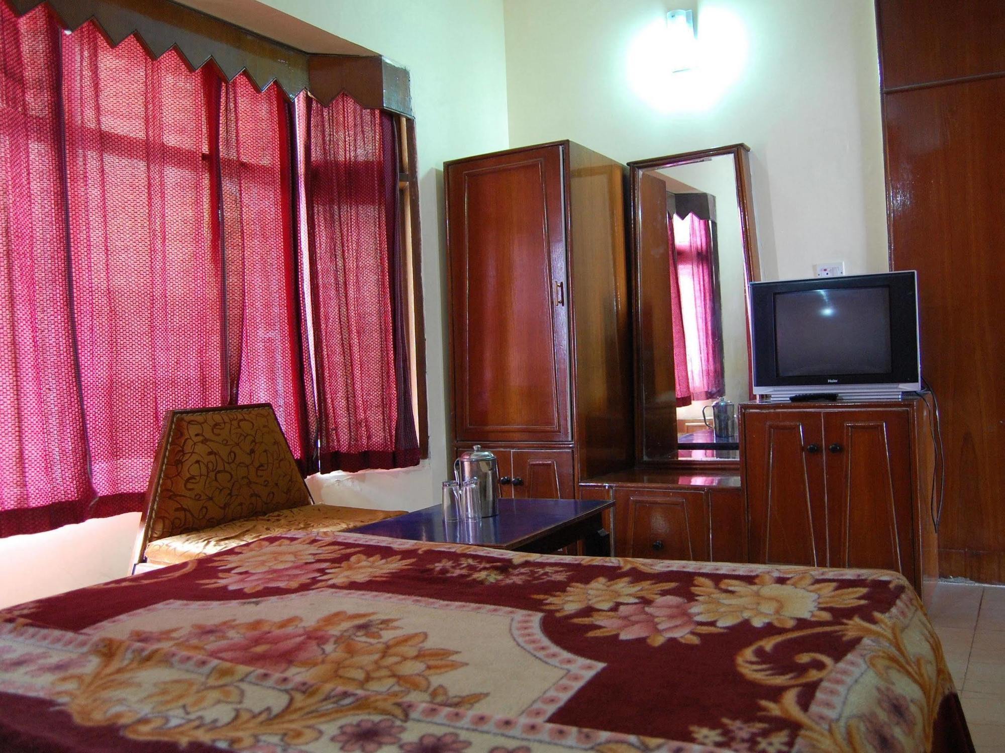 Hotel Park מוסורי מראה חיצוני תמונה